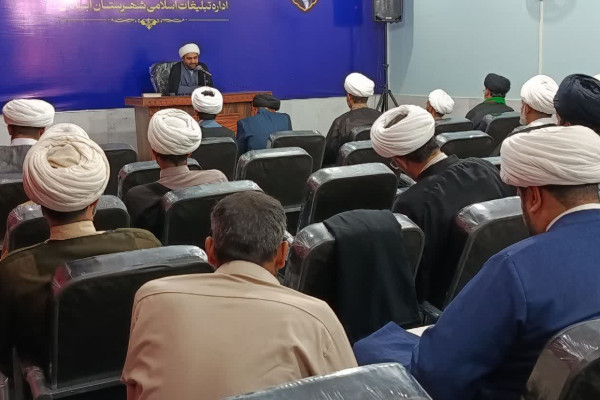 نشست هماندیشی با ائمه جماعات مساجد آبادان برگزار شد
