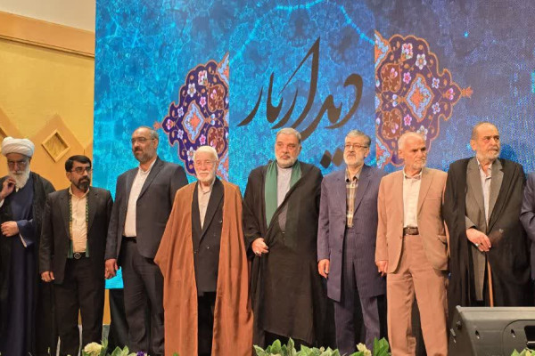 تجلیل از پیرغلامان اهلبیت در آیینی باشکوه و معنوی
