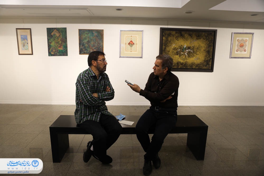 سری به تابلوهای رنگارنگ فاخر در نمایشگاه «چراغ راه» بزنید سری به تابلوهای رنگارنگ فاخر در نمایشگاه «چراغ راه» بزنید