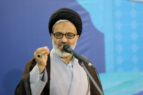 جزء خوانی قرآن کریم در امامزاده سید مظفر (ع) بندرعباس