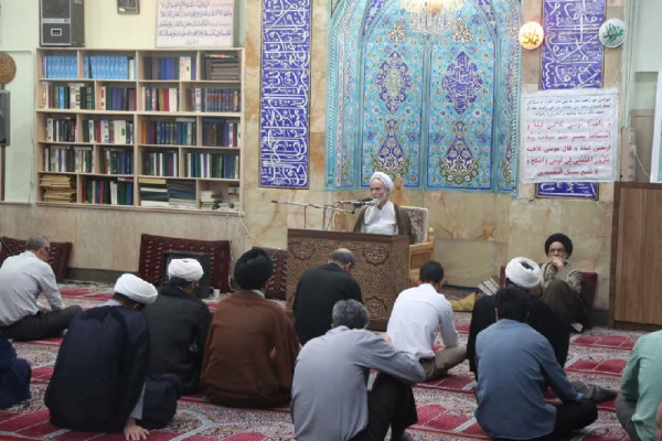جلسه هفتگی اخلاق در شهرکرد