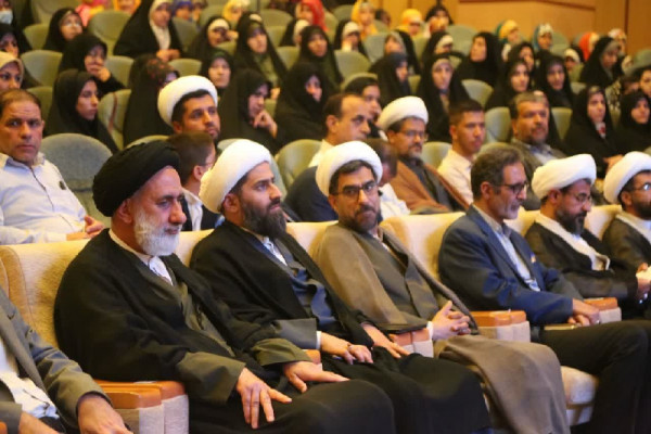 اجتماع هزار نفری سفیران آیه‌ها در استان
