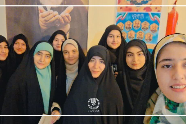 نشستی صمیمی و پرمهر با دختران پیشرو مدارس صدرا شهرستان کرمانشاه
