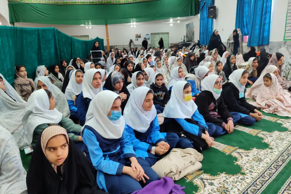 قاب‌هایی از اعتکاف مادر و دختری و دانش‌آموزی در خراسان جنوبی