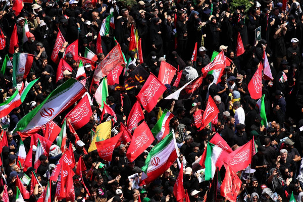 آیین تشییع پیکر مطهر رهبر شهید انقلاب در تهران برگزار شد