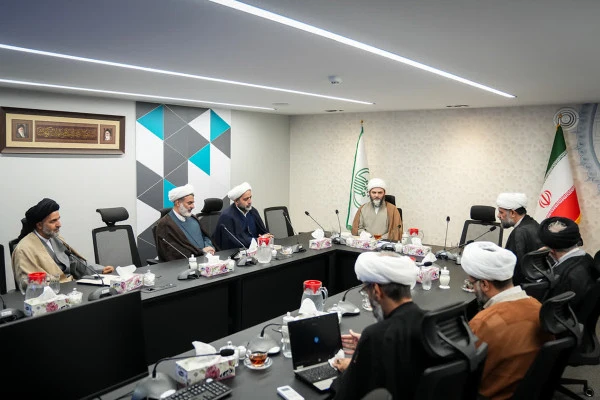 تبلیغ دین فقط وظیفه روحانیون نیست