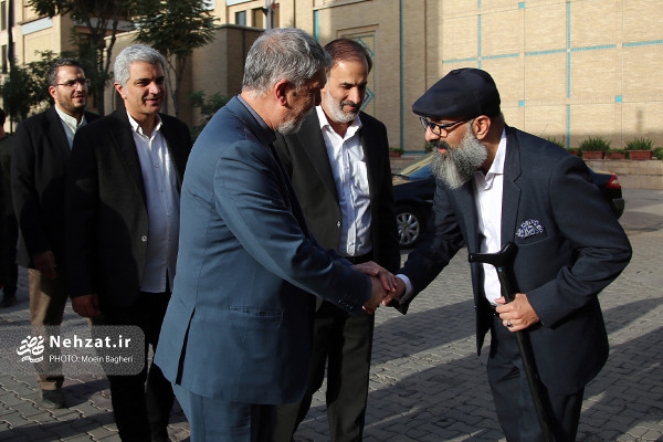 وزیر فرهنگ و ارشاد اسلامی از  نمایشگاه گروهی  «مدرسه میناب» بازدید کرد