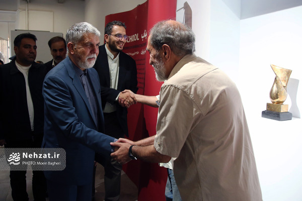 وزیر فرهنگ و ارشاد اسلامی از  نمایشگاه گروهی  «مدرسه میناب» بازدید کرد