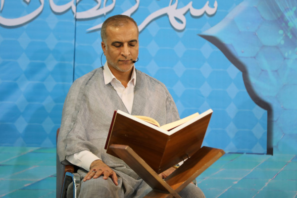 جزء خوانی قرآن کریم در امامزاده سید مظفر (ع) بندرعباس