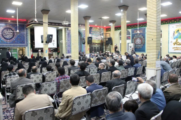 برگزاری نشست جامعه هیات و مداحان استان با محوریت طرح زندگی با آیه ها