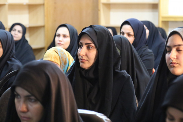 برگزاری دوره آموزشی "هوش مصنوعی و شبکه های اجتماعی" در شهرستان دره شهر