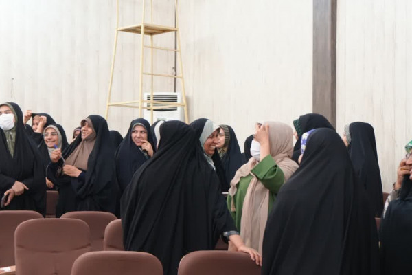 کارگاه آموزشی ارتباط مؤثر با نوجوانان