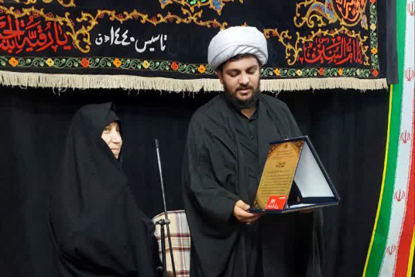 مشکلات این شهر با حضور مادربزرگها حل میشود